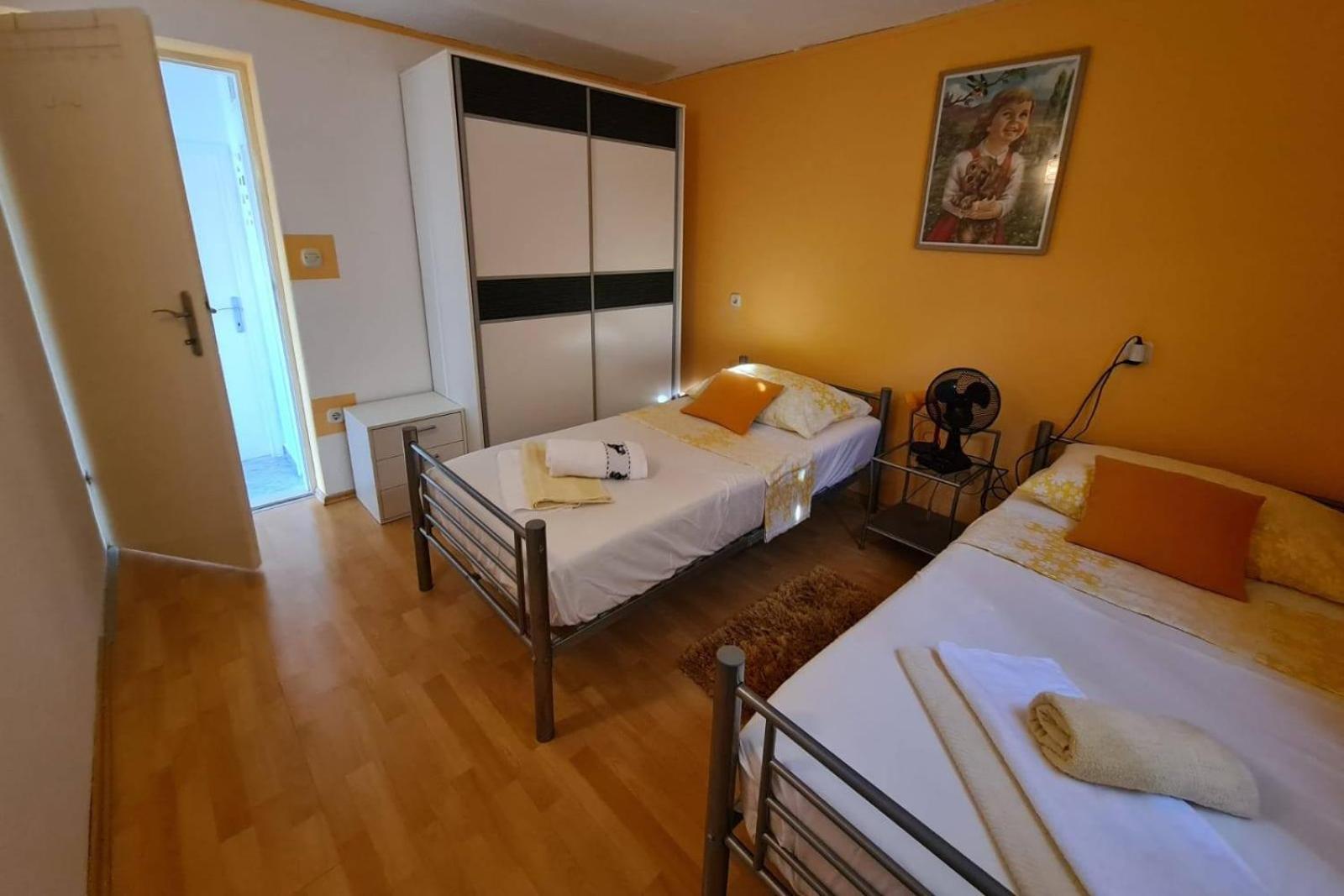 Apartments With A Parking Space Postira, Brac - 2911 Номер фото