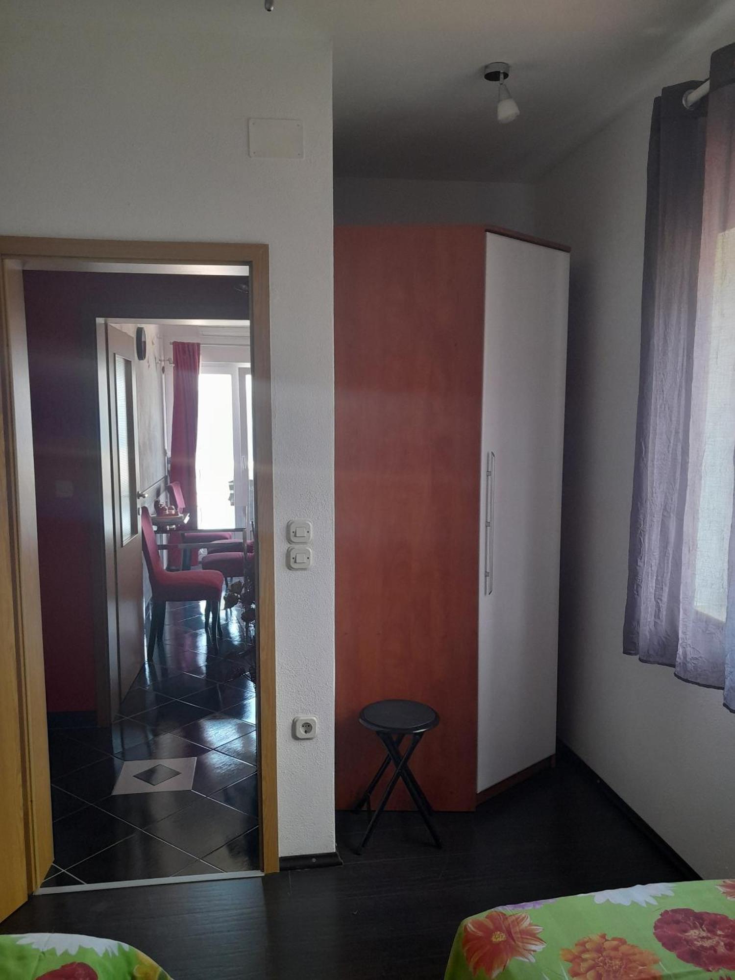 Apartments With A Parking Space Postira, Brac - 2911 Номер фото